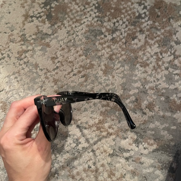 Quay Australia Pink/tortoise shell sunglasses - Picture 3 of 3